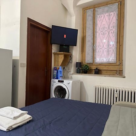 Flat In City Centre Tirano - 10 Minutes From Bernina Express Apartamento Exterior foto
